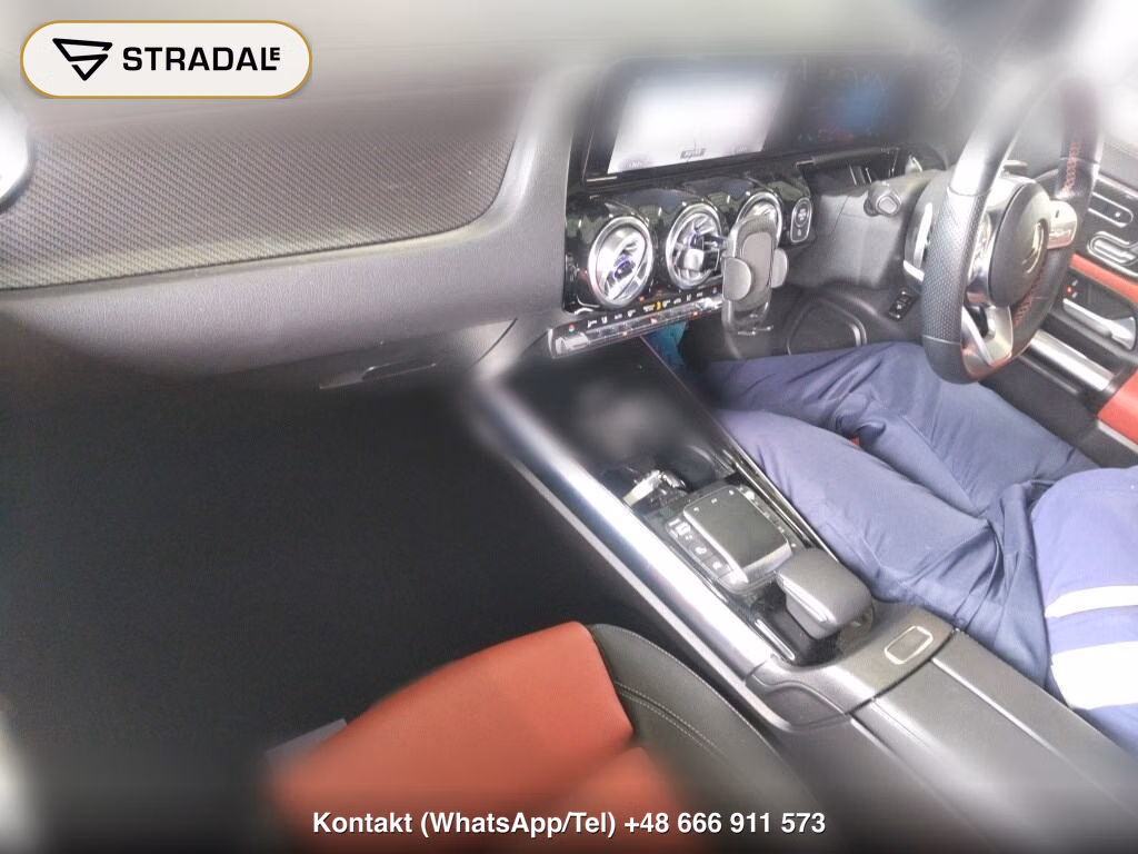 MERCEDES BENZ GLA-CLASS 4WD GLA200D 4MATIC AMG LINE, miniaturka 4
