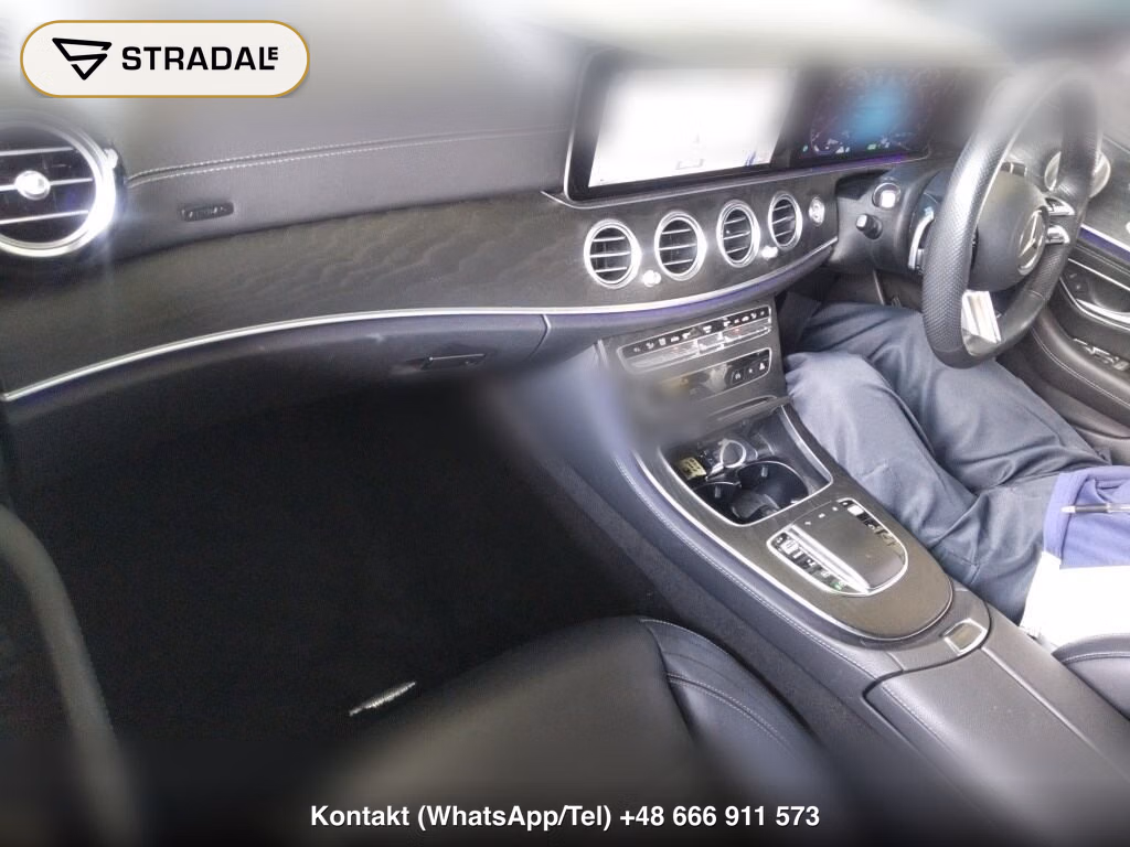 MERCEDES BENZ E-CLASS 4D E200 SPORTS BSG MODEL, miniaturka 4