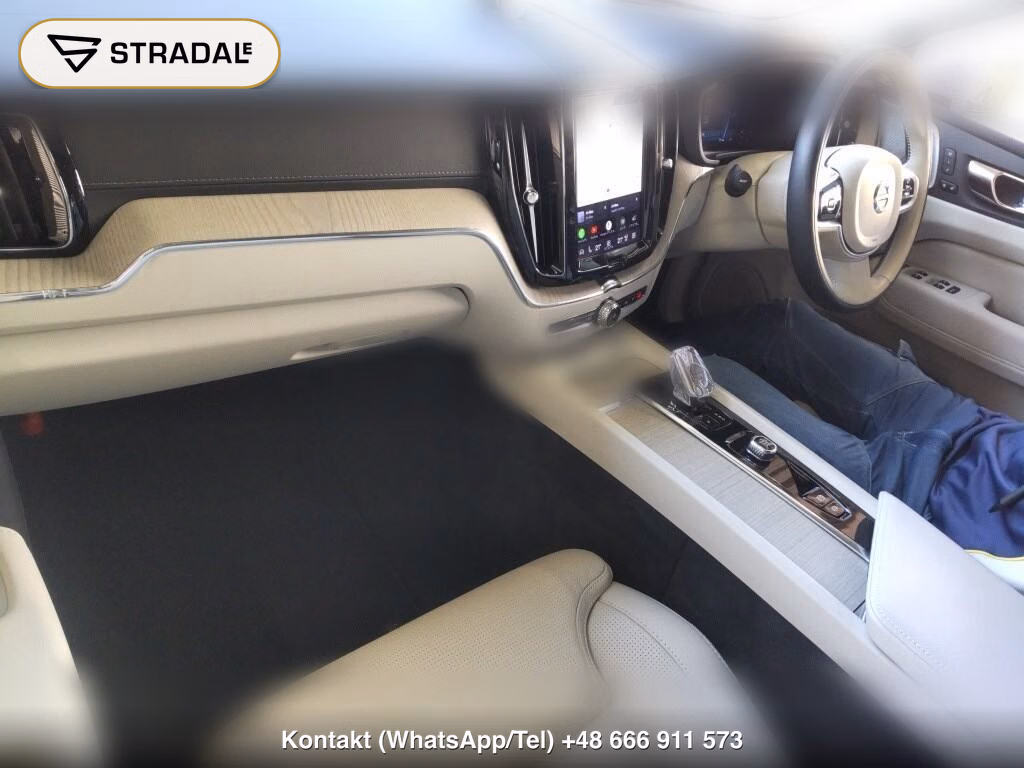 VOLVO XC60 4WD ULTIMATE B5 AWD AIR SUSPENSION EQUIPPED, miniaturka 4