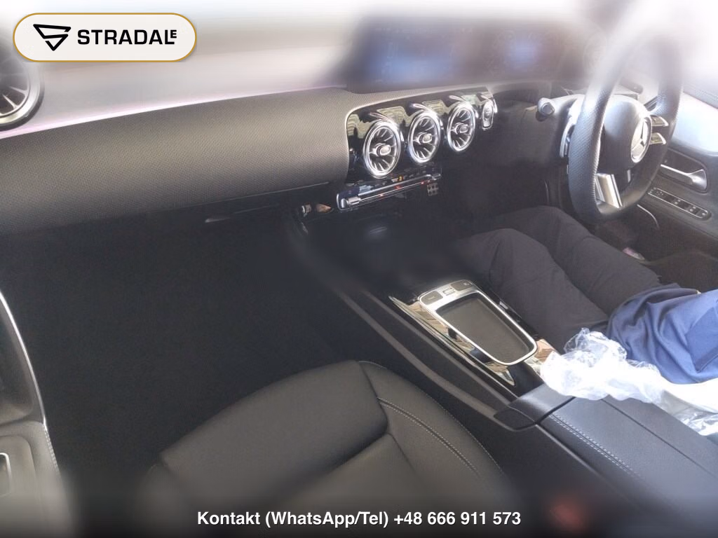 MERCEDES BENZ CLA-CLASS CLA180 AMG LINE PACKAGE, miniaturka 4