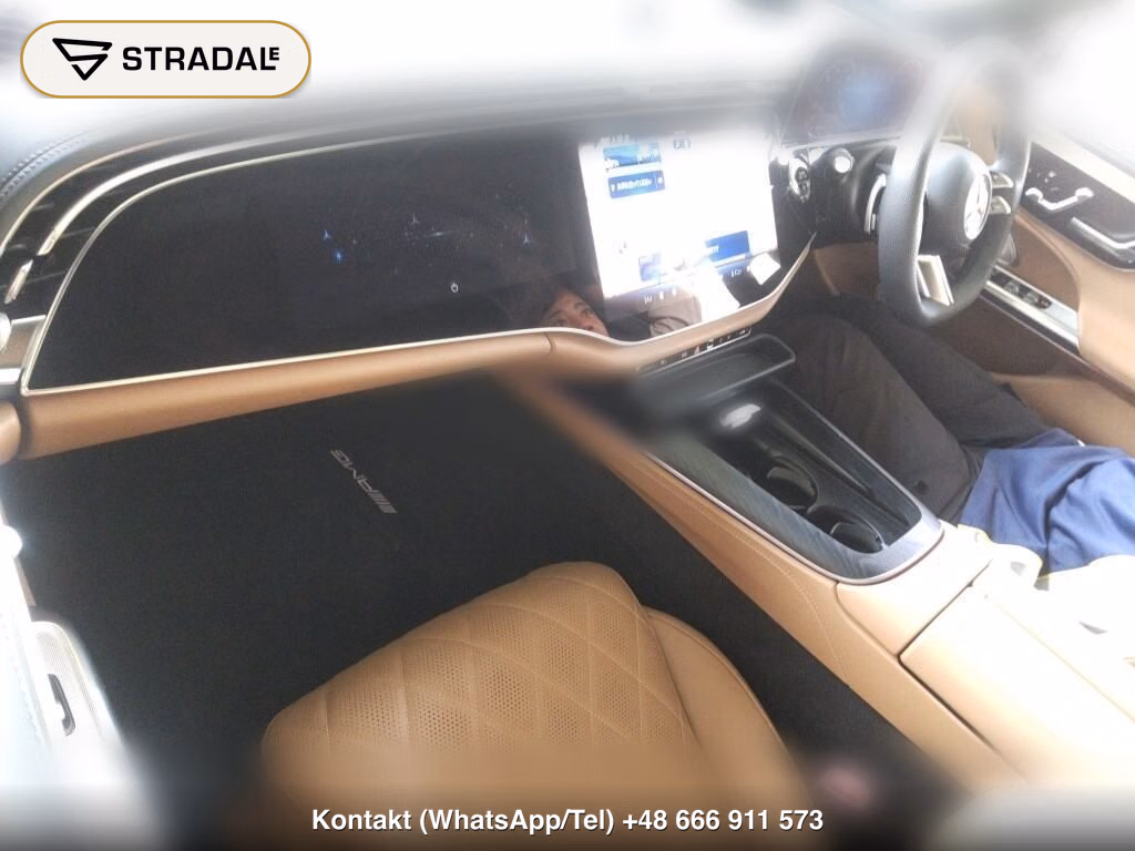 MERCEDES BENZ E-CLASS STATIONWAGON E220D STATIONWAGON AVANTGARDE ISG MODEL, miniaturka 4