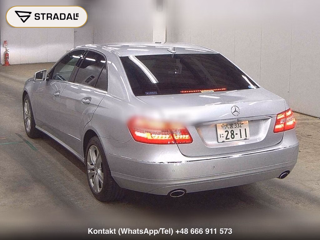 MERCEDES BENZ E-CLASS 4D E300, miniaturka 3