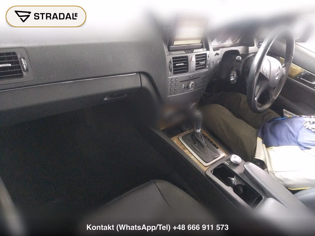 MERCEDES BENZ C-CLASS 4D C200CGI BLUEEFFICIENCY AVANTGARDE, miniaturka 4