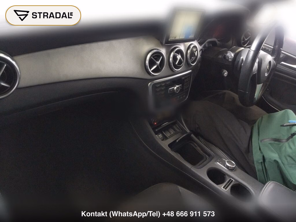 MERCEDES BENZ GLA-CLASS GLA180, miniaturka 4