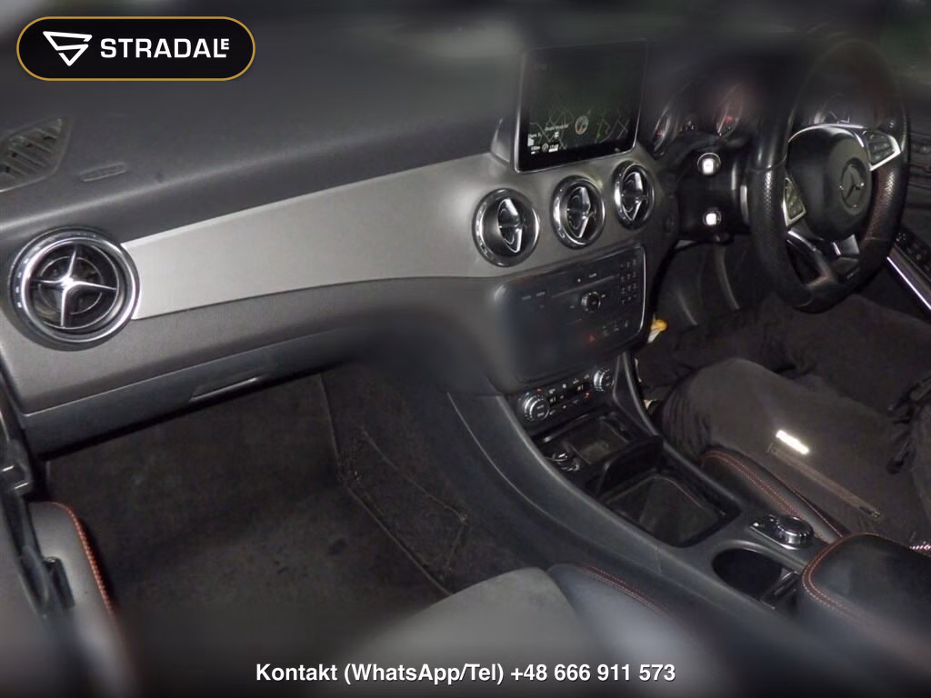 MERCEDES BENZ GLA-CLASS GLA180 SPORTS WHITE &amp; BLACK EDITION, miniaturka 4