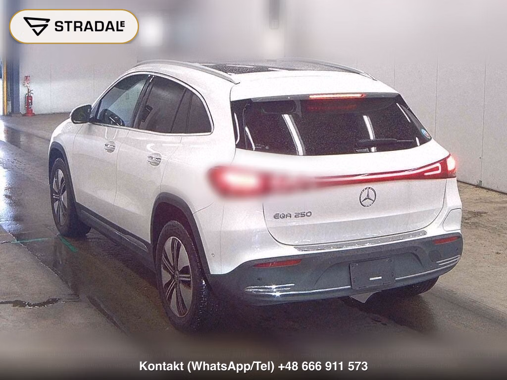 MERCEDES BENZ EQA, miniaturka 3