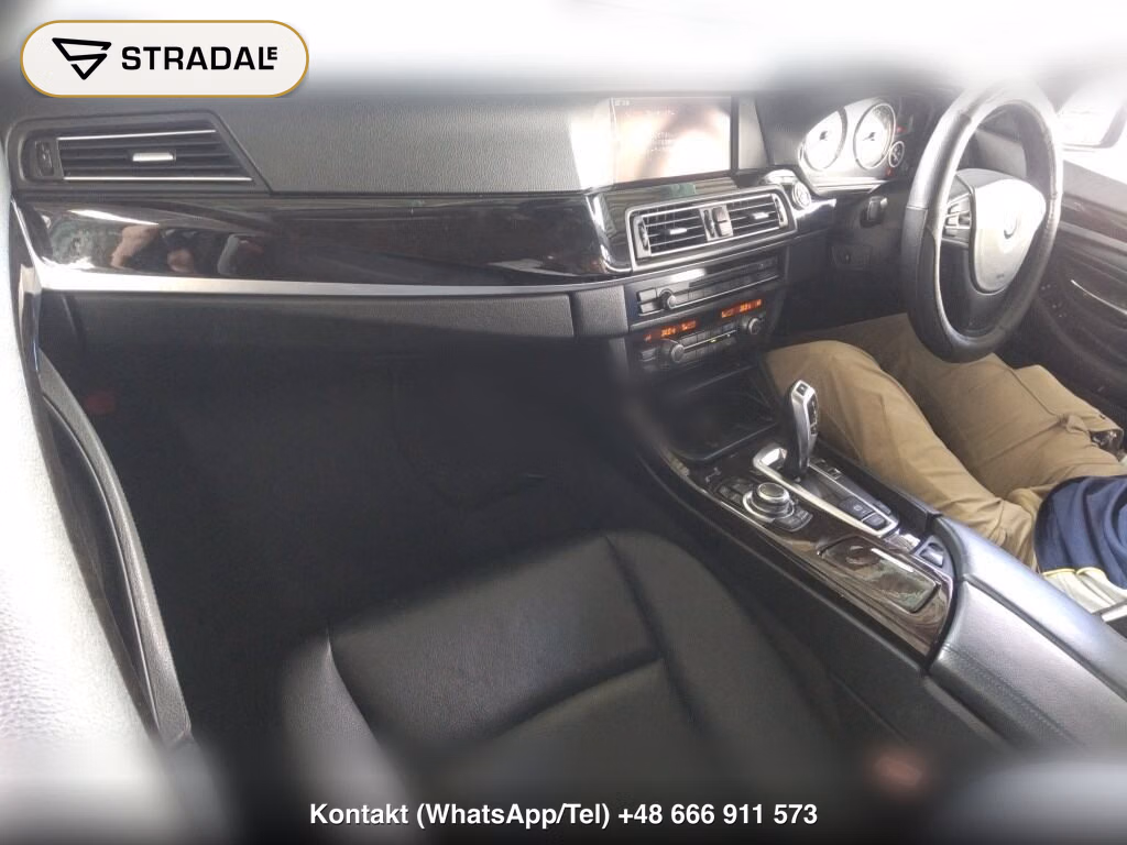 BMW 5 SERIES 4D 528I, miniaturka 4