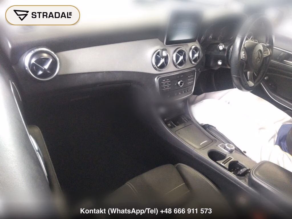 MERCEDES BENZ GLA-CLASS GLA180, miniaturka 4