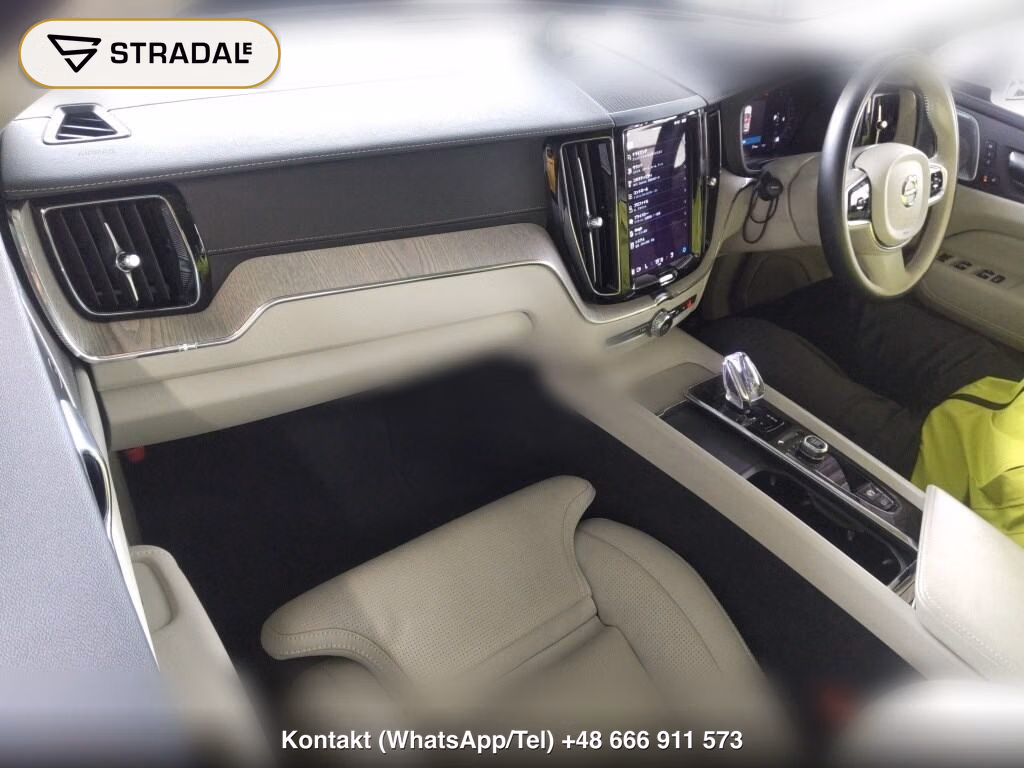 VOLVO XC60 4WD ULTIMATE B5 AWD AIR SUSPENSION EQUIPPED, miniaturka 4