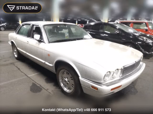 JAGUAR XJ 4D XJ6-3.2 1996, samochód z aukcji Japonii