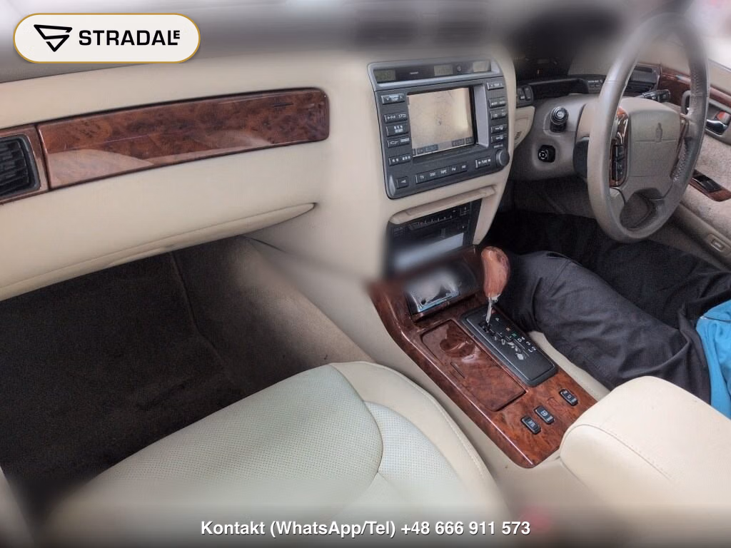 TOYOTA CROWN MAJESTA 4D 3.0A TYPE, miniaturka 4