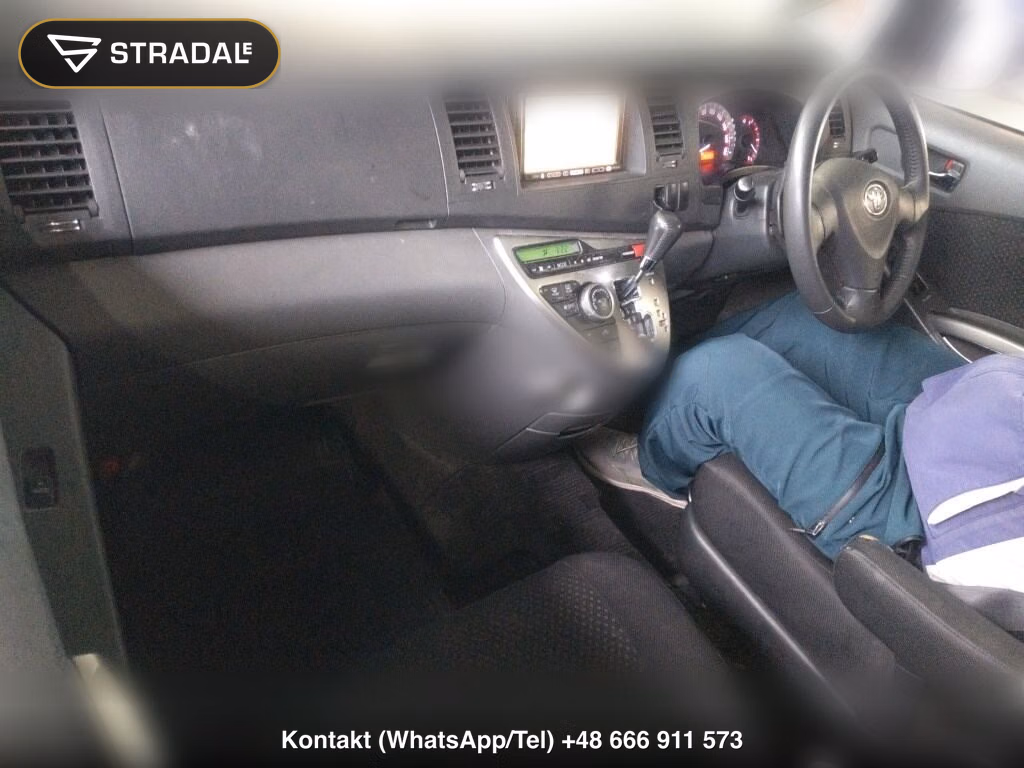TOYOTA ISIS PLATANA, miniaturka 4