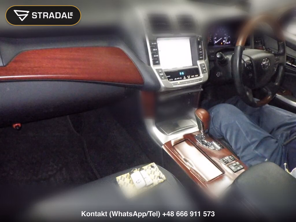 TOYOTA CROWN MAJESTA 4D 4WD I-FOUR, miniaturka 4