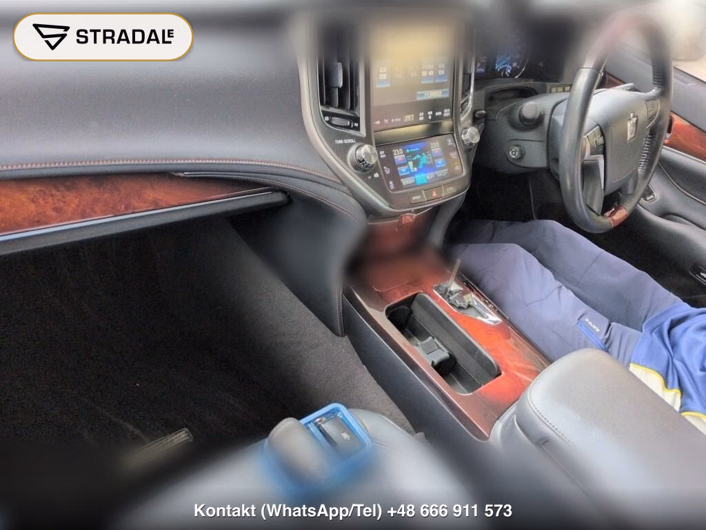 TOYOTA CROWN MAJESTA 4D F VERSION, miniaturka 4