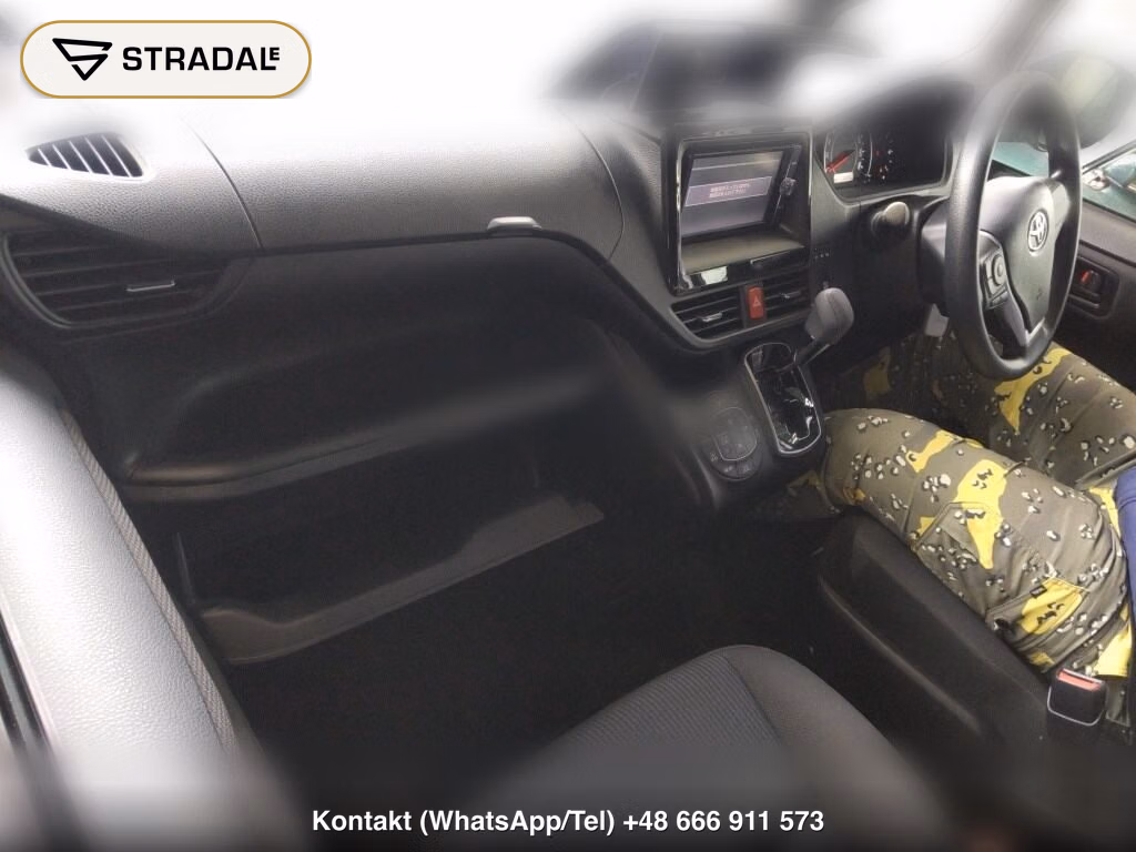 TOYOTA NOAH X, miniaturka 4