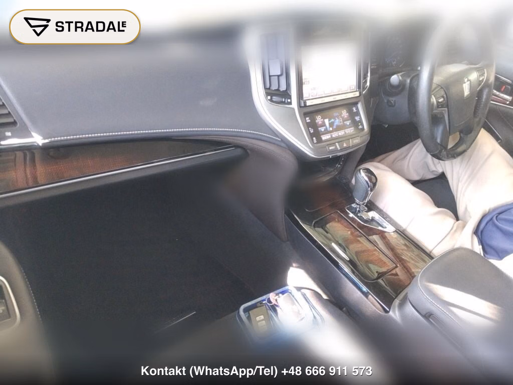 TOYOTA CROWN HYBRID ROYAL, miniaturka 4