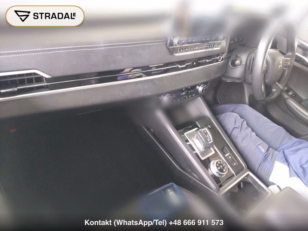 MITSUBISHI OUTLANDER PHEV 4WD G, miniaturka 4