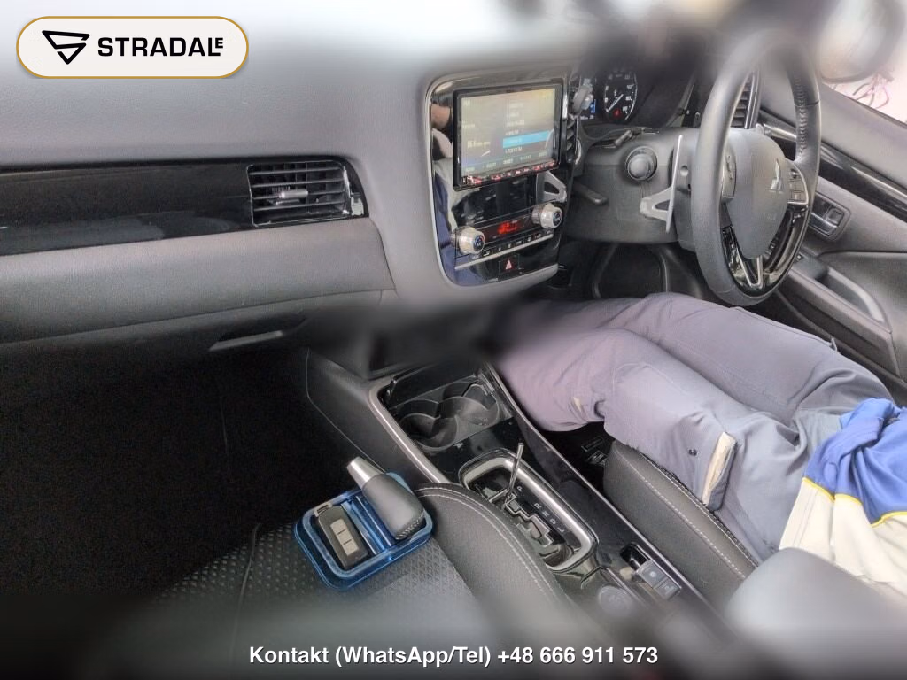 MITSUBISHI OUTLANDER 4WD 24G, miniaturka 4