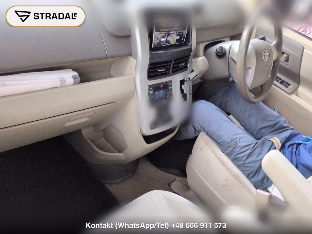 TOYOTA NOAH, miniaturka 4