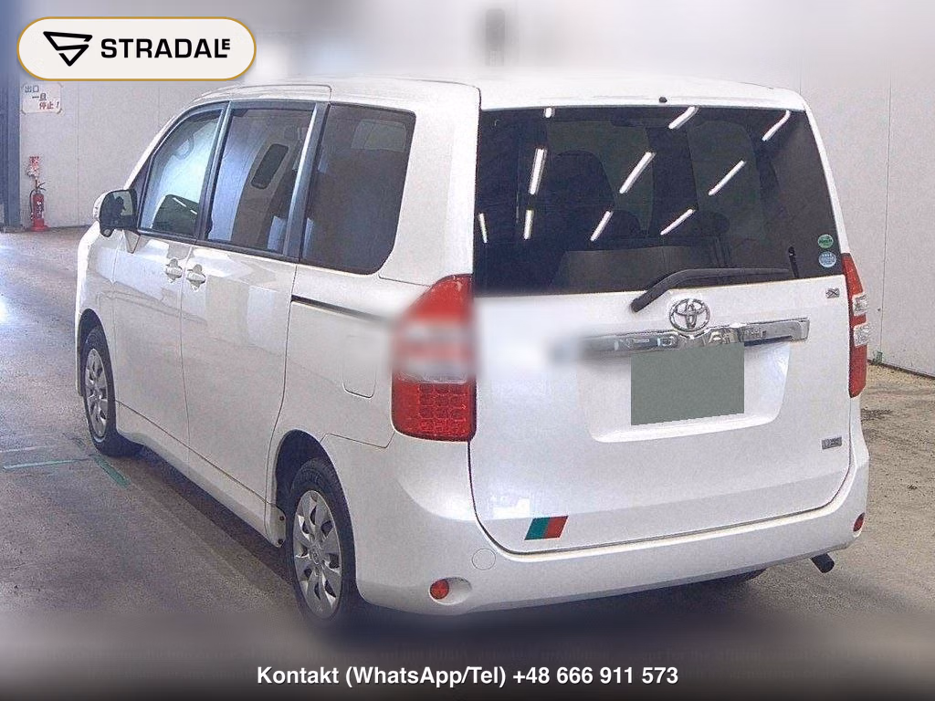 TOYOTA NOAH, miniaturka 3