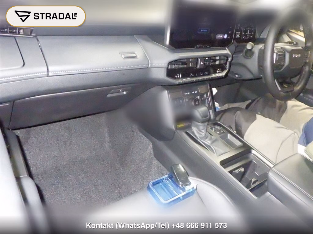 TOYOTA HILUX 4D 4WD Z, miniaturka 4