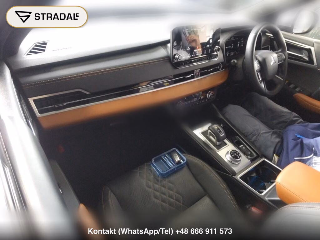 MITSUBISHI OUTLANDER PHEV 4WD P, miniaturka 4
