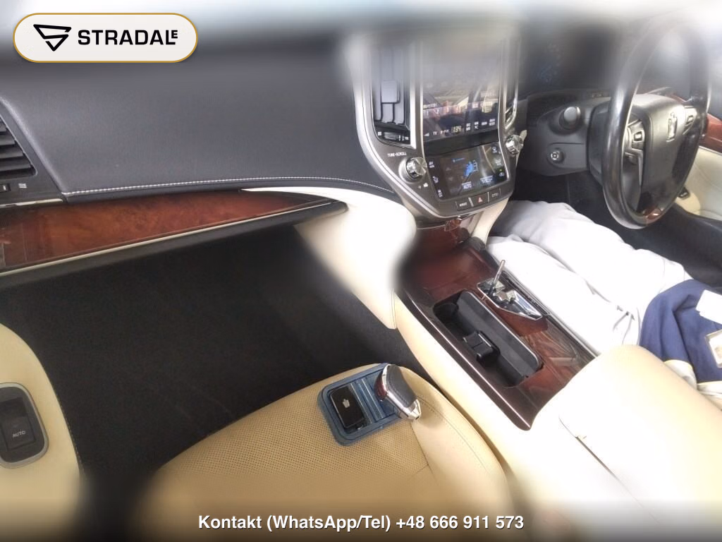 TOYOTA CROWN MAJESTA 4D F VERSION, miniaturka 4