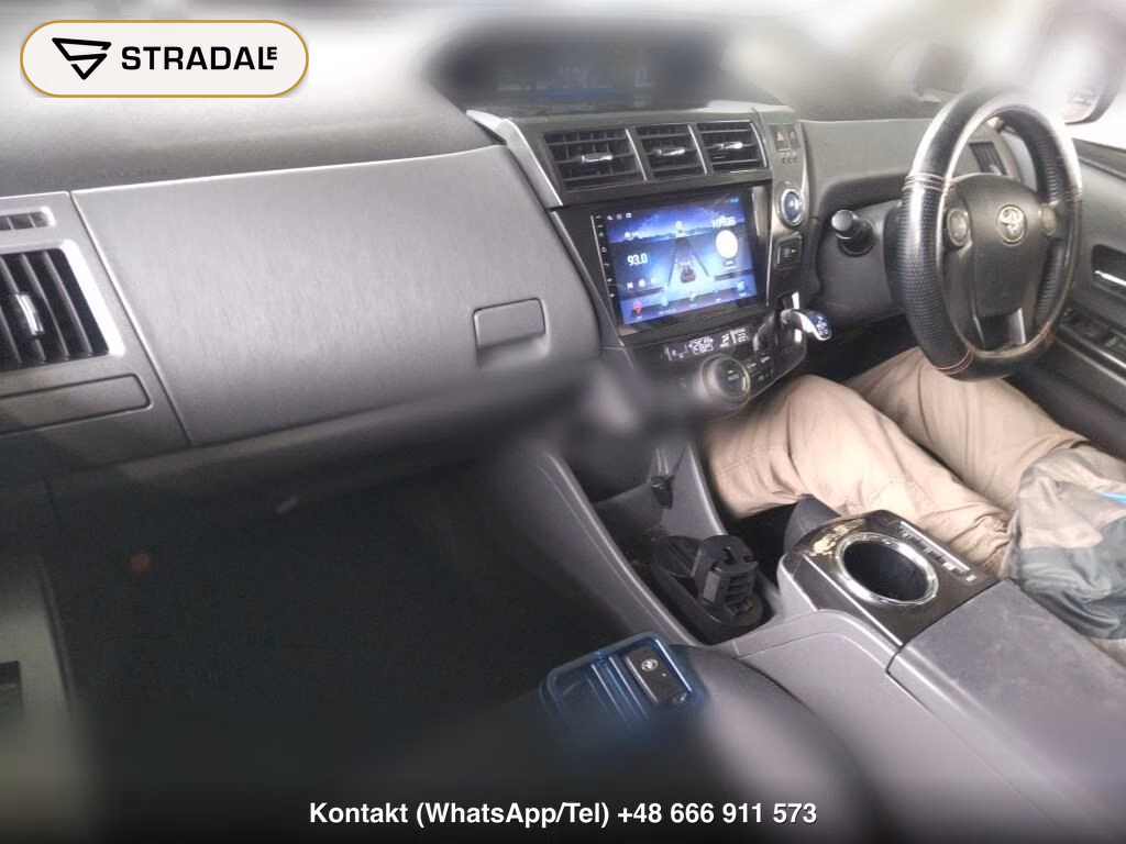 TOYOTA PRIUS ALPHA G TUNE BLACK, miniaturka 4
