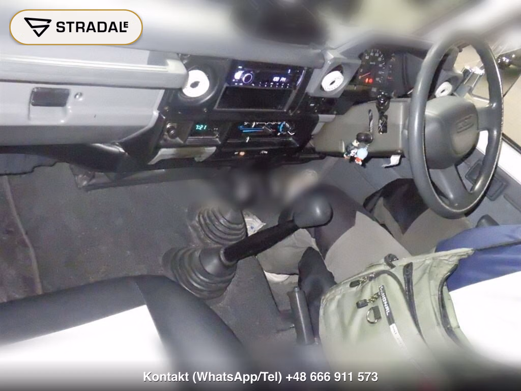 TOYOTA LAND CRUISER 70 3D 4WD LX, miniaturka 4