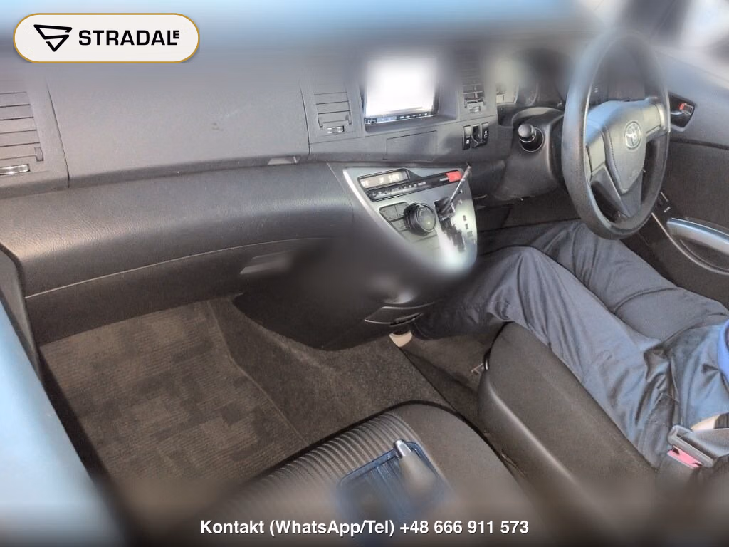 TOYOTA ISIS 4WD PLATANA, miniaturka 4