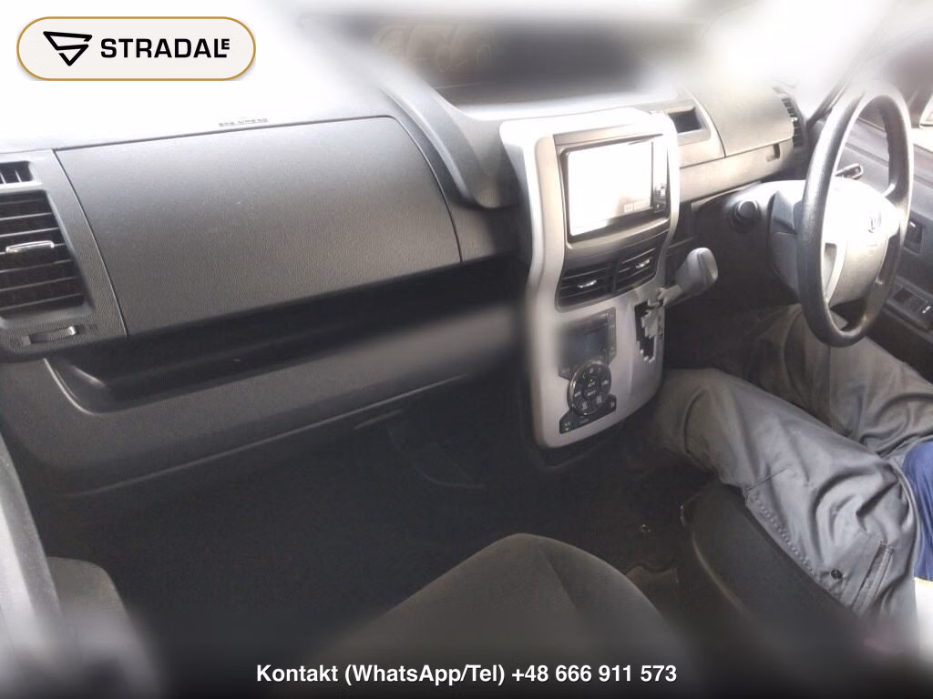 TOYOTA NOAH 4WD X, miniaturka 4
