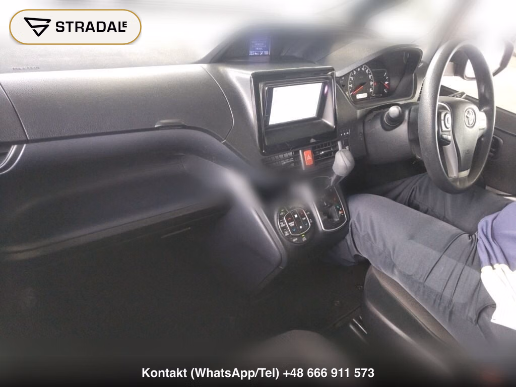 TOYOTA NOAH X, miniaturka 4