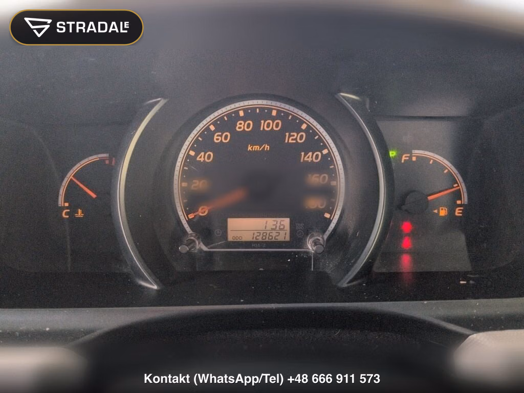 TOYOTA HIACE VAN 4D DX, miniaturka 4