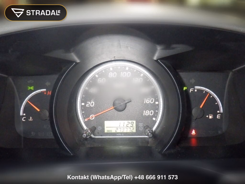 TOYOTA HIACE VAN 4D DX, miniaturka 4