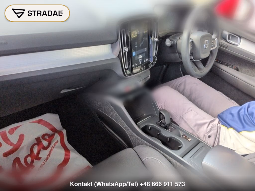 VOLVO XC40 4WD B4 AWD MOMENTUM, miniaturka 4