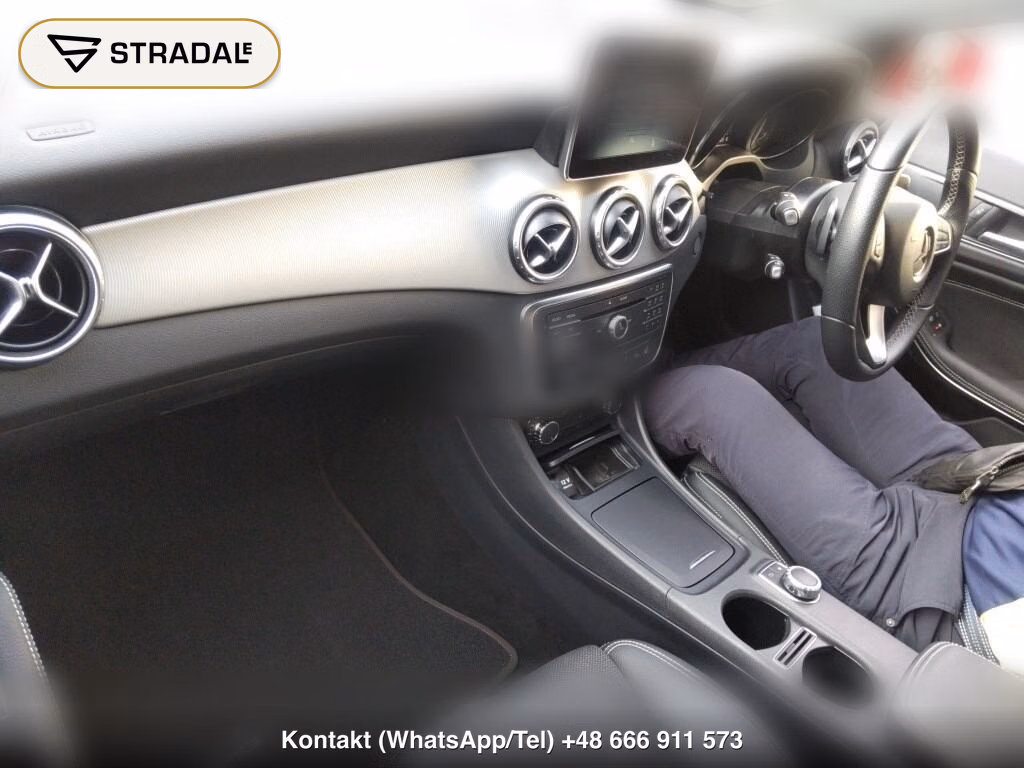 MERCEDES BENZ GLA-CLASS GLA180, miniaturka 4