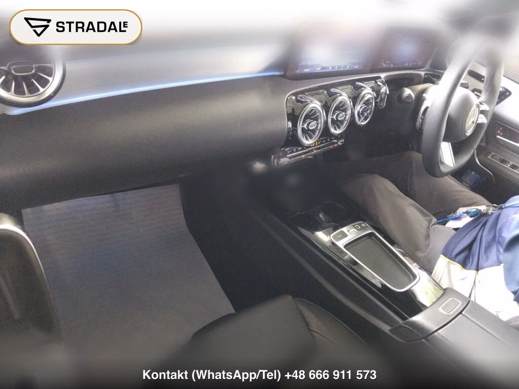 MERCEDES BENZ CLA-CLASS SHOOTING BRAKE CLA200D SHOOTING BRAKE AMG LINE PACKAGE, miniaturka 4