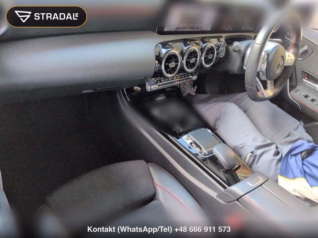 MERCEDES BENZ A-CLASS A200D AMG LINE, miniaturka 4