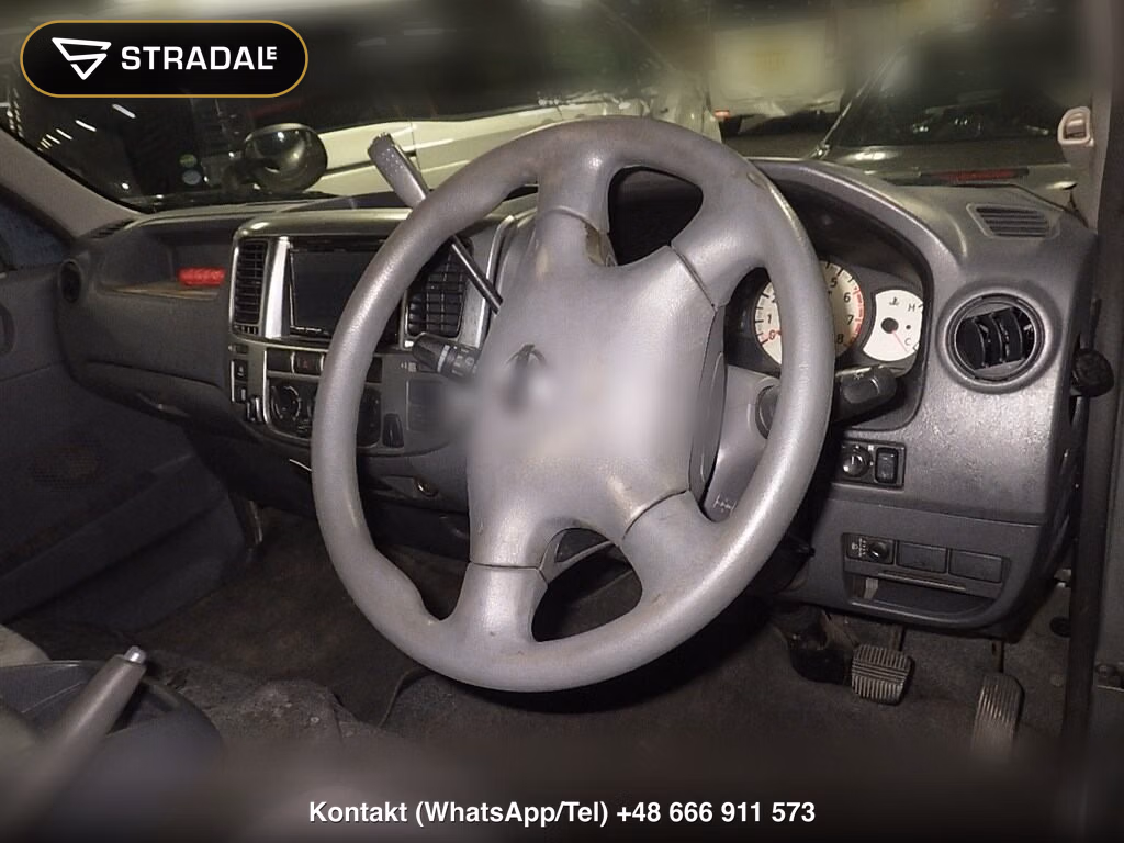 NISSAN CARAVAN 4D, miniaturka 4