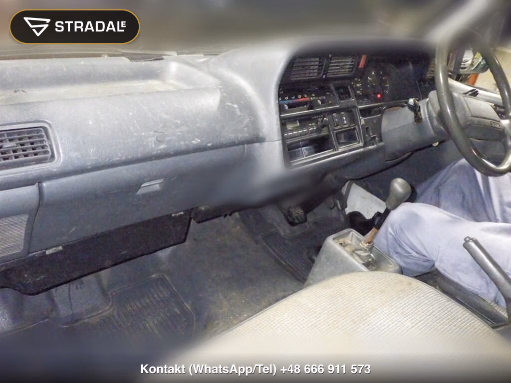 TOYOTA HIACE VAN 4D, miniaturka 4