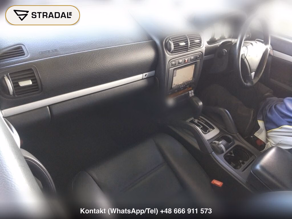 PORSCHE CAYENNE 4WD BASE GRADE, miniaturka 4