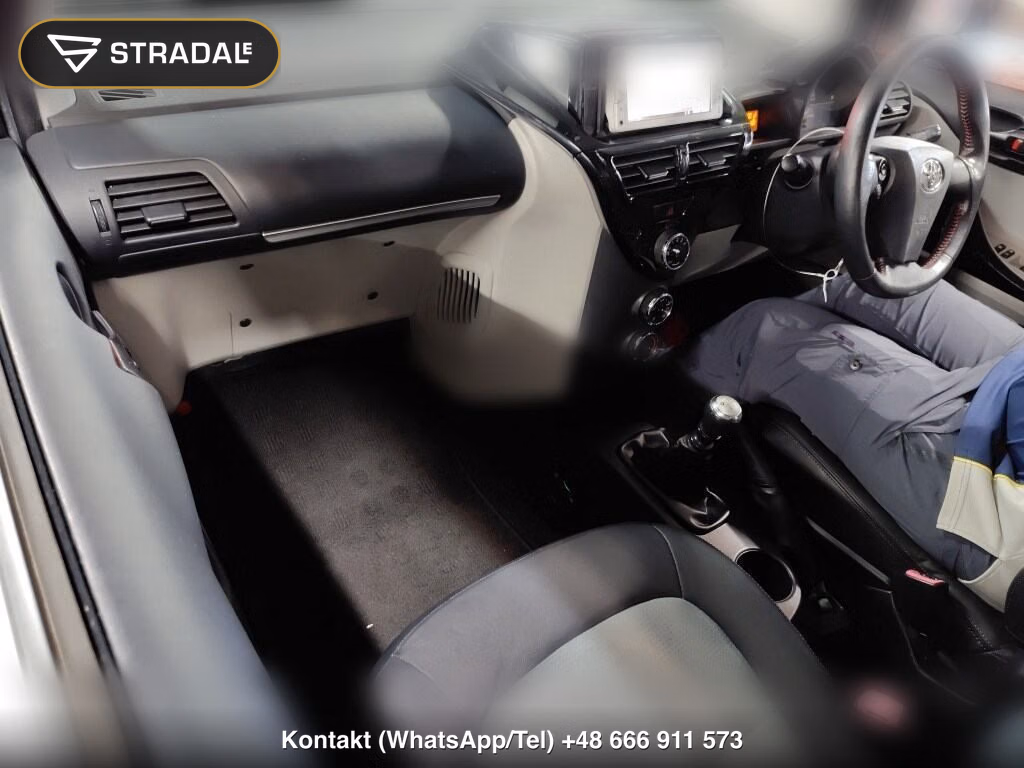 TOYOTA IQ 130G MT LEATHER PACKAGE, miniaturka 4