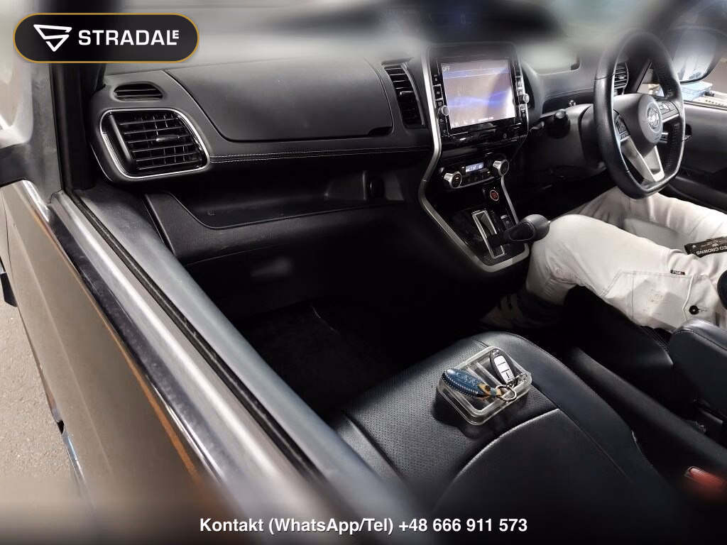 NISSAN SERENA 5D, miniaturka 4