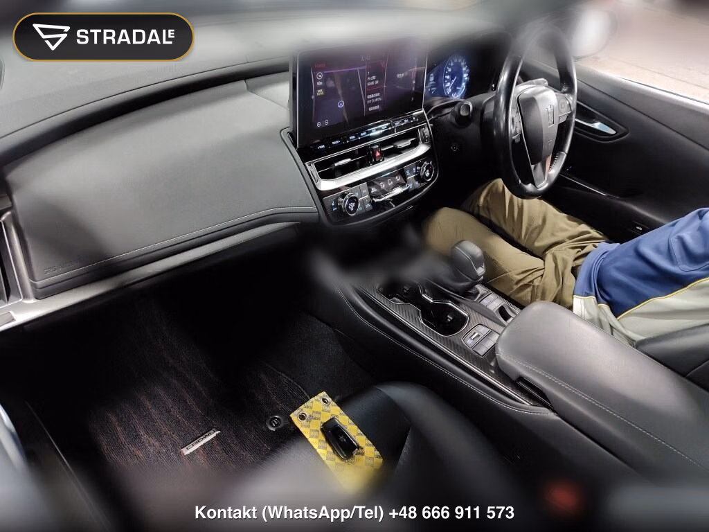 TOYOTA CROWN HYBRID RS, miniaturka 4