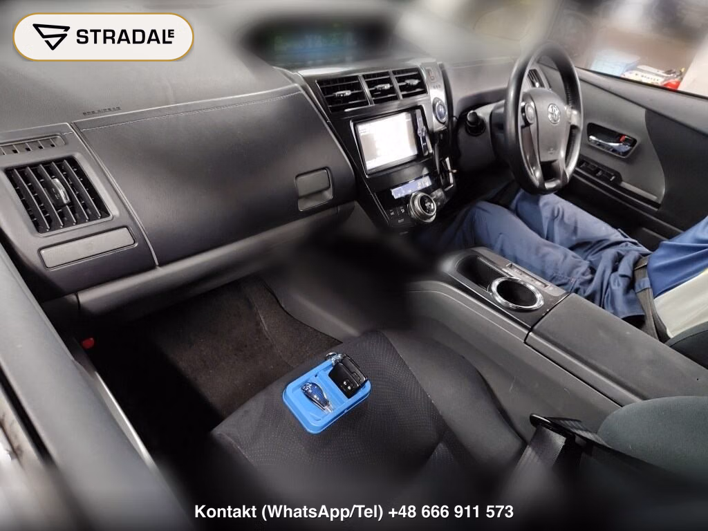 TOYOTA PRIUS ALPHA S TUNE BLACK, miniaturka 4