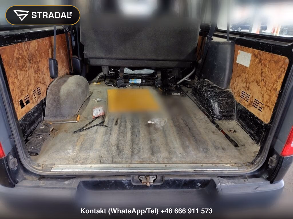 TOYOTA HIACE VAN 4D DX, miniaturka 4