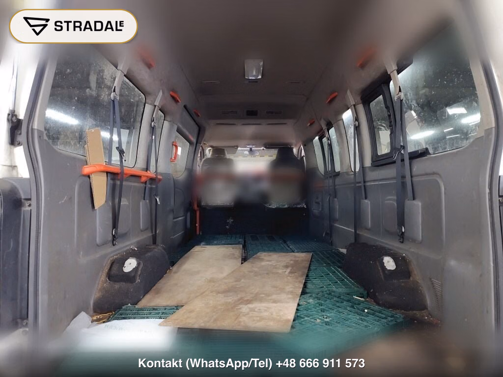 NISSAN NV350CARAVAN WAGON, miniaturka 4