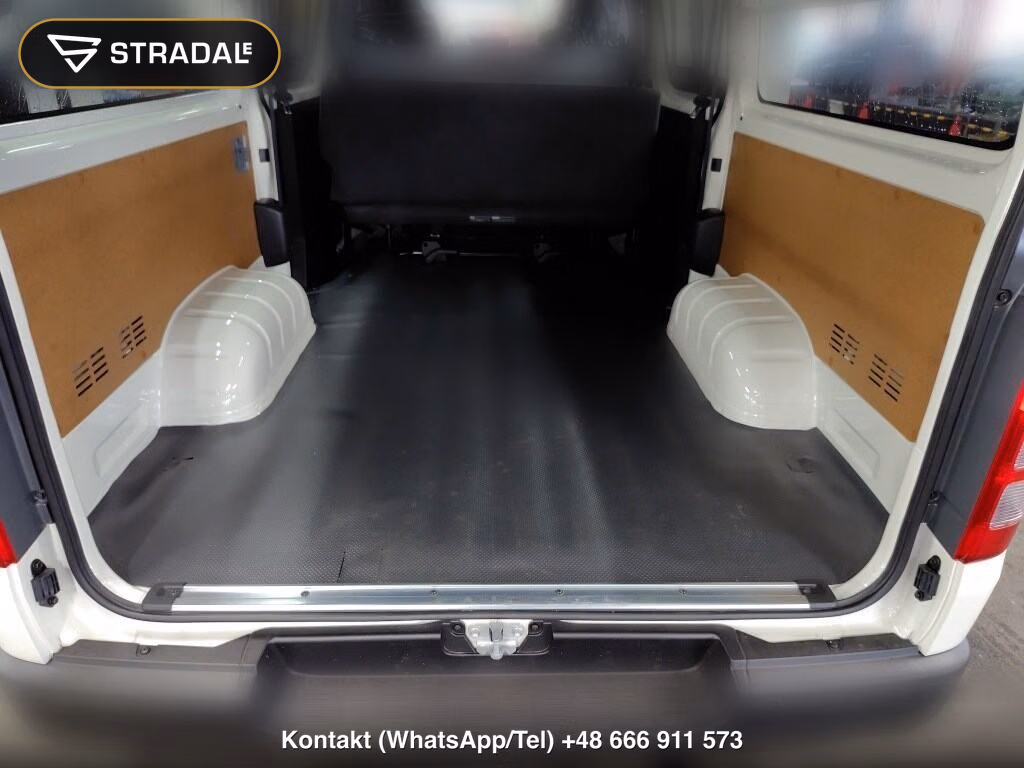 TOYOTA HIACE VAN 5D DX, miniaturka 2