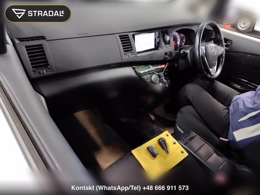 TOYOTA ISIS PLATANA, miniaturka 4