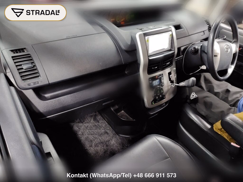 TOYOTA NOAH X, miniaturka 4